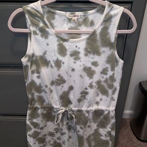 TIE DYE GREEN/WHITE DRESS -- W/ WAIST TIE